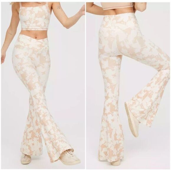 aerie Pants - Aerie Offline Floral Super Flare Crossover Leggings